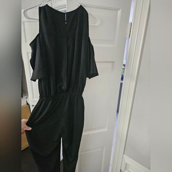 Revolve WAYF Cold-Shoulder jumpsuit size xs - Picture 5 of 6